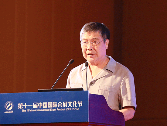 展覽行業(yè)存在利用率低展能過剩問題(圖1) 上圖為中國商業(yè)聯(lián)合會(huì)會(huì)長張志剛(圖片來源:新浪財(cái)經(jīng) 顧國愛 攝)