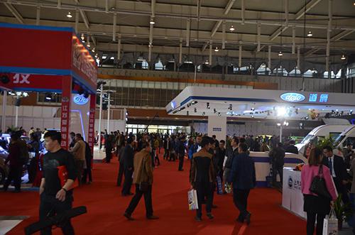 買車不必東奔西走 2016年展會(huì)上百個(gè)電動(dòng)汽車品牌任你挑