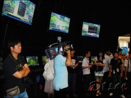 天子: 真命《天子》網(wǎng)絡(luò)游戲驚現(xiàn)chinajoy展臺 (圖)