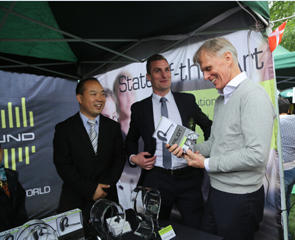 丹麥大使館舉行開放日八千人圍觀丹麥艾德聲展臺(圖1) 丹麥大使館舉行開放日八千人圍觀丹麥艾德聲展臺(圖1)