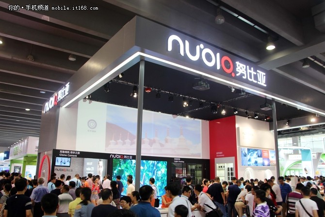 玩轉(zhuǎn)相機(jī)大不同 努比亞攜Z11亮相電信展