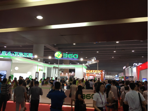 2016天翼展直擊：N4S提前驚現(xiàn)360手機(jī)全系產(chǎn)品亮相170