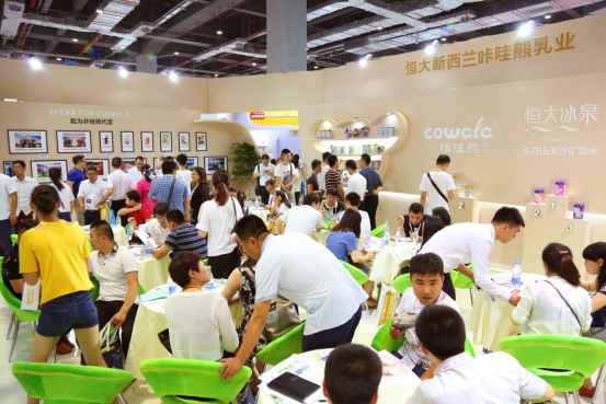 圖片5.png 恒大咔哇熊亮相上海孕嬰童展 (圖4)