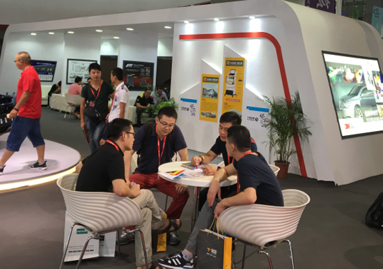 AUTOMAN大師鈑噴廣州雅森展火爆(圖2) AUTOMAN大師鈑噴廣州雅森展火爆