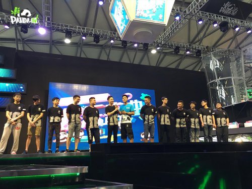 冰火碰撞 CJ最火日熊貓TV展臺(tái)迎來(lái)宿命對(duì)決(圖3) 冰火碰撞 CJ最火日熊貓TV展臺(tái)迎來(lái)宿命對(duì)決