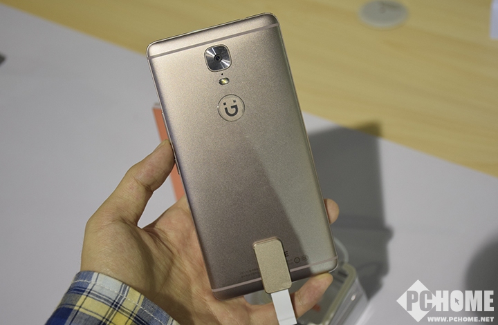 金立亮相2016信息通信展會 獲高度贊揚